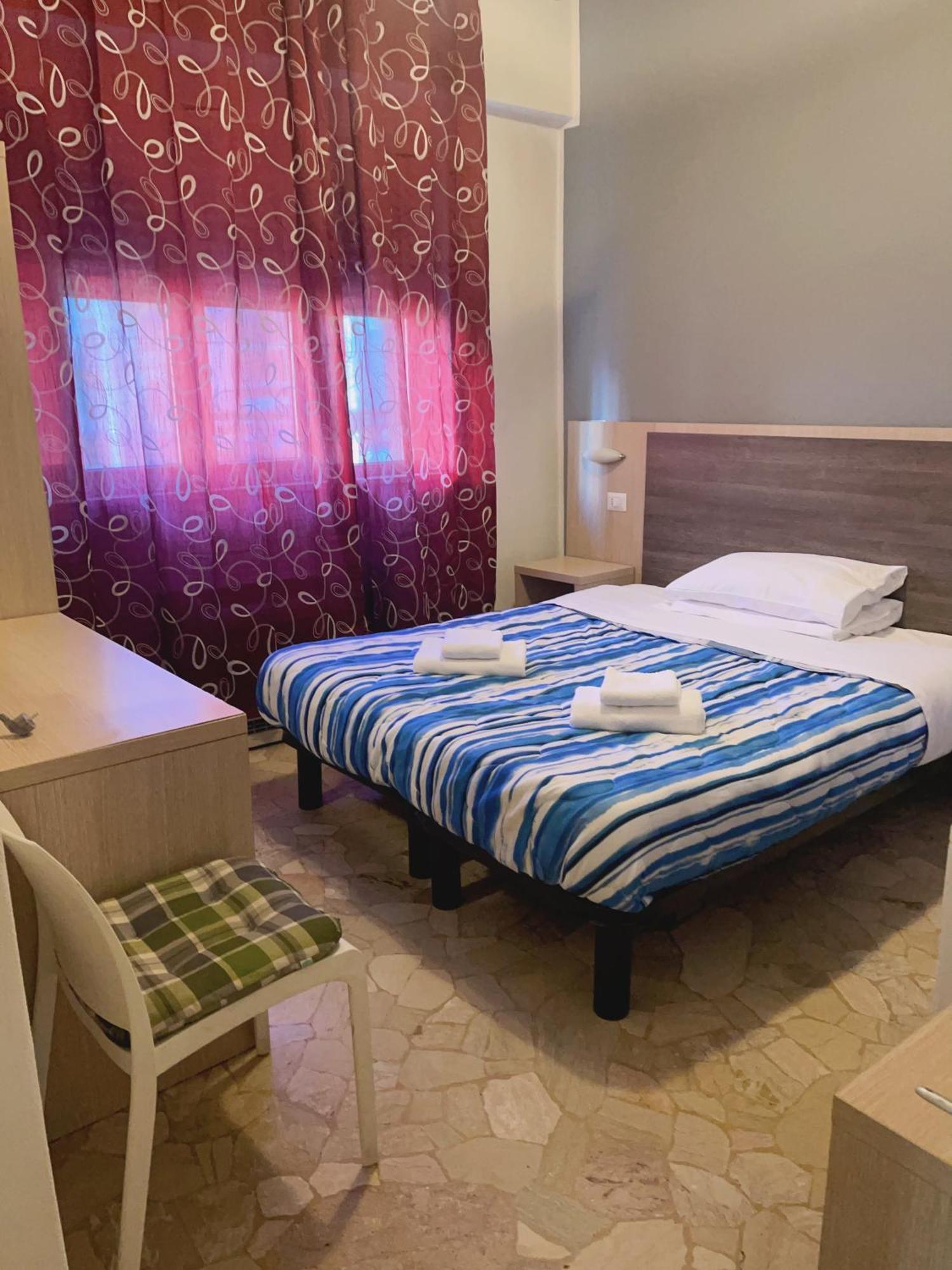 Hotel Bissi Милано Екстериор снимка