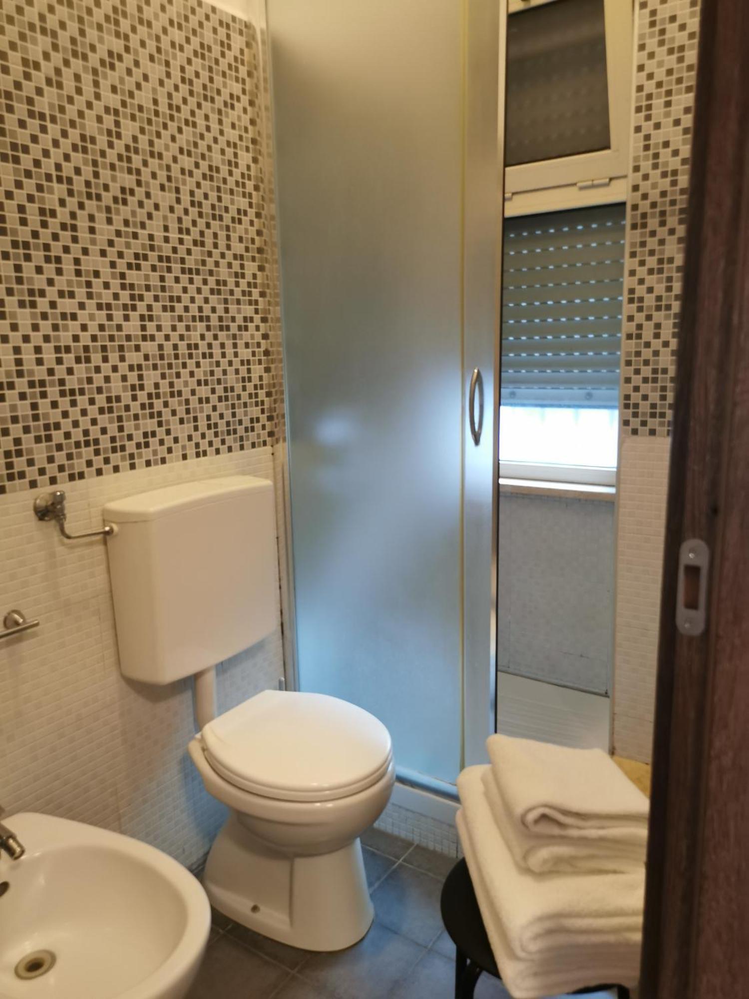 Hotel Bissi Милано Стая снимка