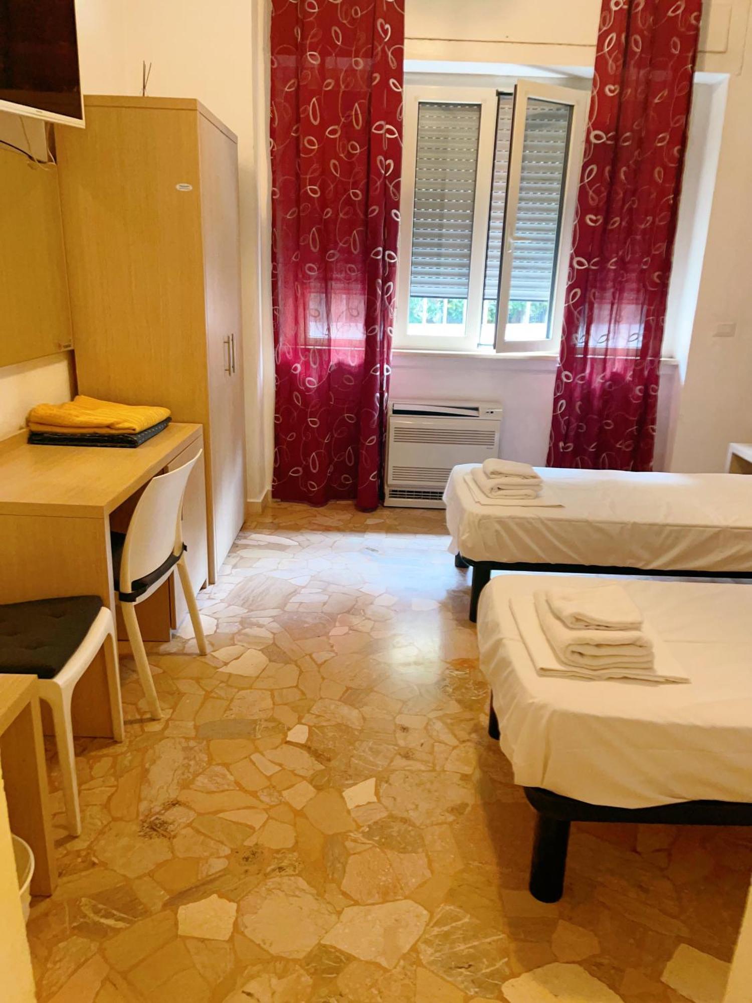 Hotel Bissi Милано Екстериор снимка