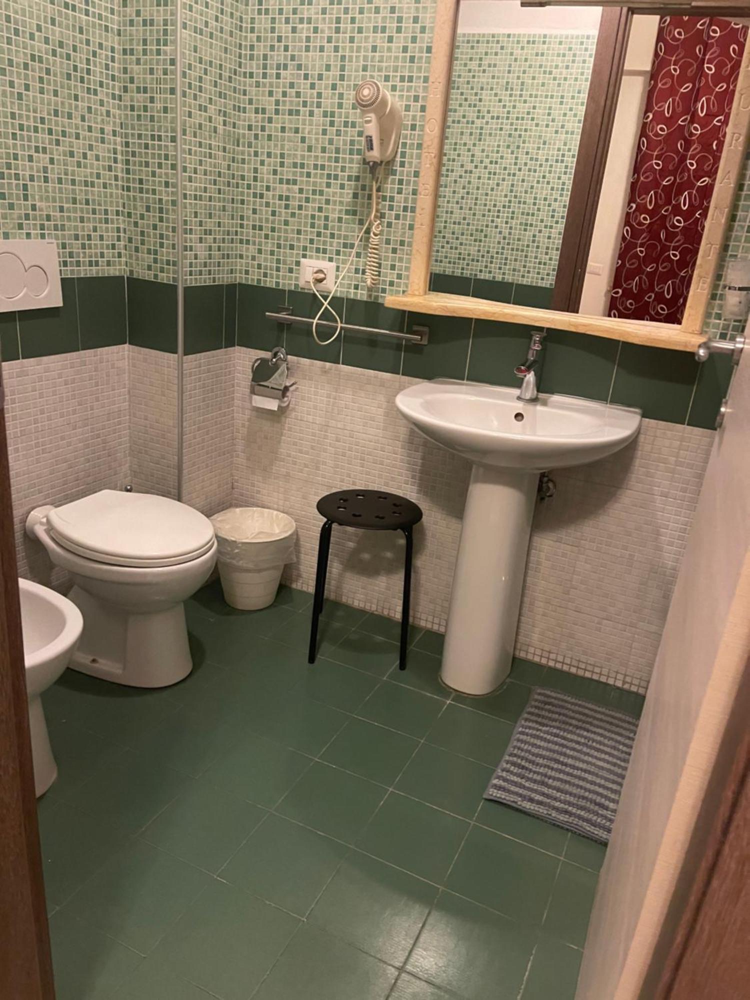 Hotel Bissi Милано Екстериор снимка
